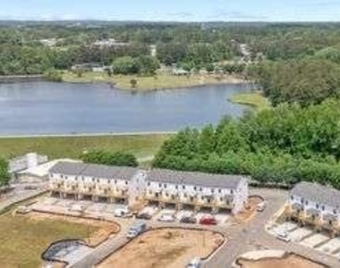 101 Holt Lane - Photo Thumbnail 2