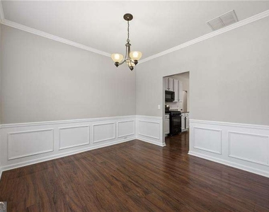 1650 Huntcrest Way Sw - Photo Thumbnail 2