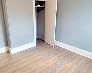 2402 Auburn Terrace - Photo Thumbnail 2