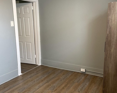2402 Auburn Terrace - Photo Thumbnail 5