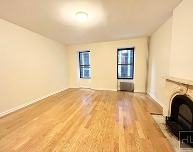 West 55 Street - Photo Thumbnail 4
