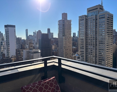 East 39th Street - Photo Thumbnail 3