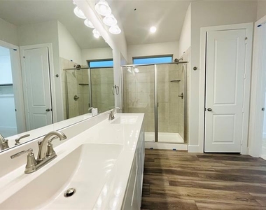 1829 Arbor Drive - Photo Thumbnail 13
