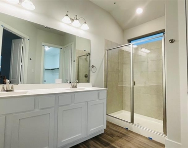 1829 Arbor Drive - Photo Thumbnail 14