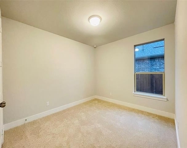 1829 Arbor Drive - Photo Thumbnail 18