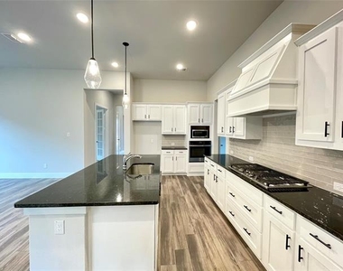 1829 Arbor Drive - Photo Thumbnail 9