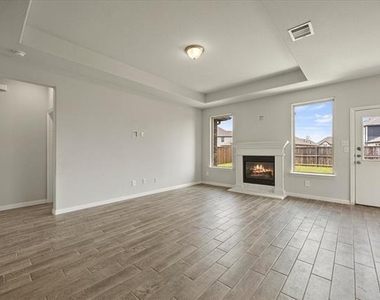 1410 Crossford Trail - Photo Thumbnail 8