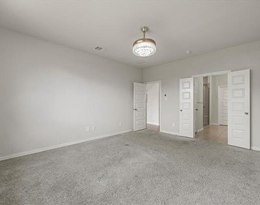 1410 Crossford Trail - Photo Thumbnail 17
