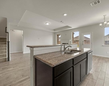 1410 Crossford Trail - Photo Thumbnail 15