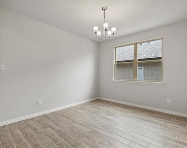 1410 Crossford Trail - Photo Thumbnail 7