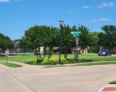 2004 Helmoken Falls Drive - Photo Thumbnail 14