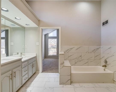 3301 Darion Lane - Photo Thumbnail 17