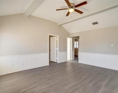 3301 Darion Lane - Photo Thumbnail 20