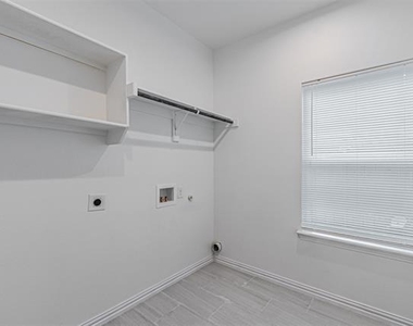 4128 Mart Street - Photo Thumbnail 7