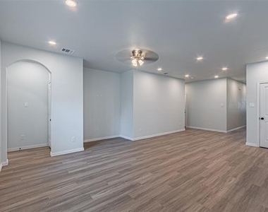 4128 Mart Street - Photo Thumbnail 13