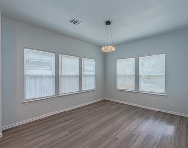 4128 Mart Street - Photo Thumbnail 14