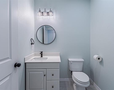 4128 Mart Street - Photo Thumbnail 8
