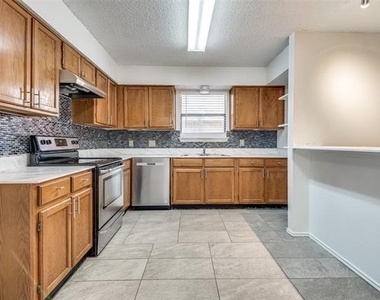 2617 Isbella Drive - Photo Thumbnail 12
