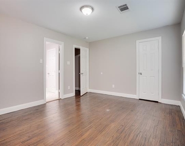 3402 Lawnview Avenue - Photo Thumbnail 14