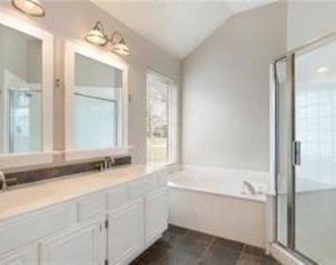 4249 Pinewood Drive - Photo Thumbnail 4