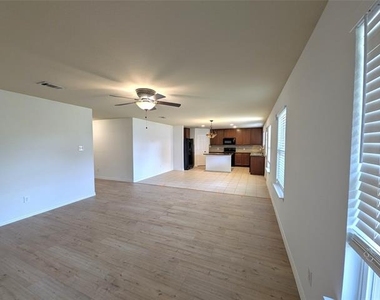 5760 Fountain Flat Drive - Photo Thumbnail 9