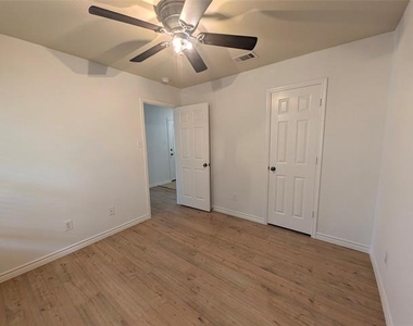 5760 Fountain Flat Drive - Photo Thumbnail 26