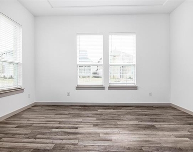 4549 English Maple Drive - Photo Thumbnail 4