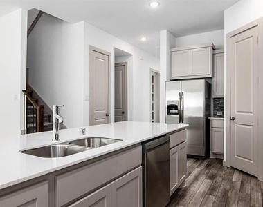 4549 English Maple Drive - Photo Thumbnail 9