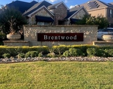 2333 Olivia Lane - Photo Thumbnail 30