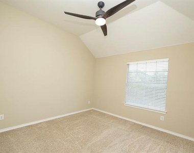 2404 Heather Glen Drive - Photo Thumbnail 34