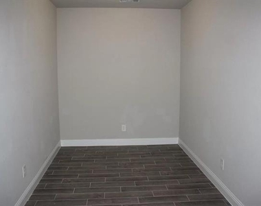 1752 Redding Street - Photo Thumbnail 14