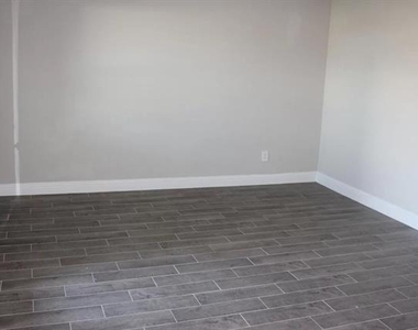 1752 Redding Street - Photo Thumbnail 16
