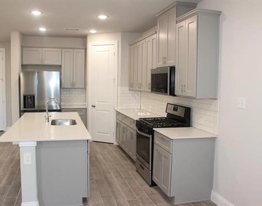1752 Redding Street - Photo Thumbnail 7