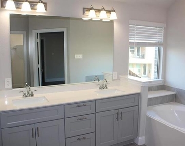 1752 Redding Street - Photo Thumbnail 12