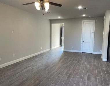 1752 Redding Street - Photo Thumbnail 9
