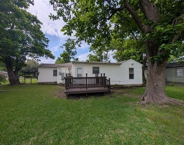 1605 Maple Drive - Photo Thumbnail 20