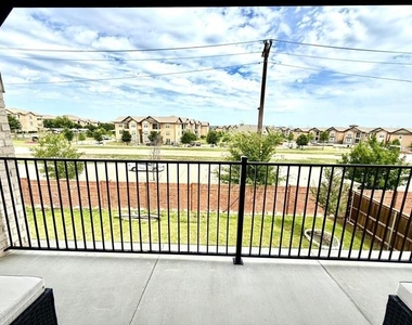 4878 Limousine Lane - Photo Thumbnail 12