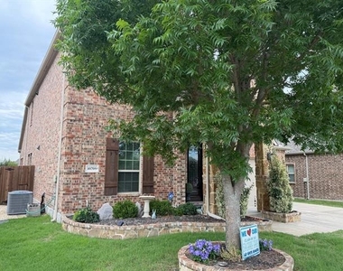 10709 Blake Gardens - Photo Thumbnail 3