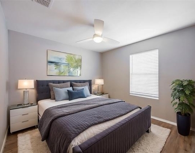5661 Mcclelland Street - Photo Thumbnail 6