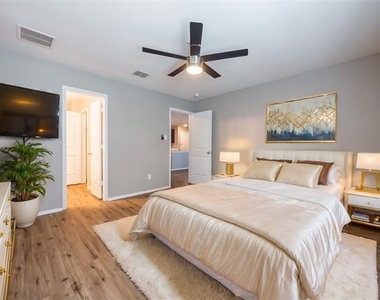 5661 Mcclelland Street - Photo Thumbnail 5