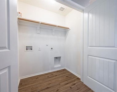 5661 Mcclelland Street - Photo Thumbnail 21