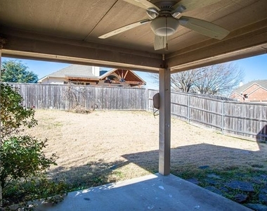 6823 Woodcrest Lane - Photo Thumbnail 13