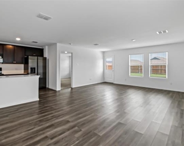 518 Olmstead Drive - Photo Thumbnail 14