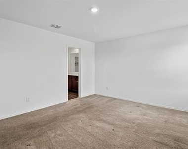 518 Olmstead Drive - Photo Thumbnail 18