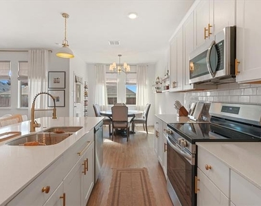 5028 Waterway Drive - Photo Thumbnail 11
