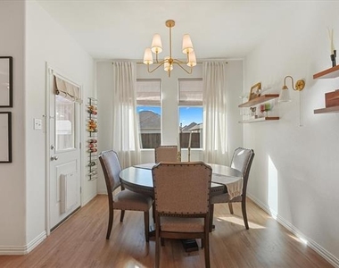 5028 Waterway Drive - Photo Thumbnail 12