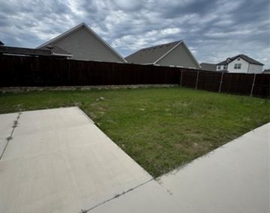102 Rock Creek Lane - Photo Thumbnail 22