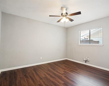 5709 Christie Lane - Photo Thumbnail 10
