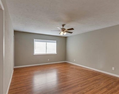 5709 Christie Lane - Photo Thumbnail 2