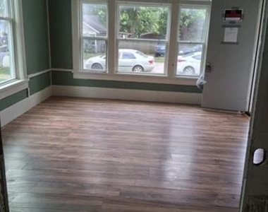 817 W Owing Street - Photo Thumbnail 11